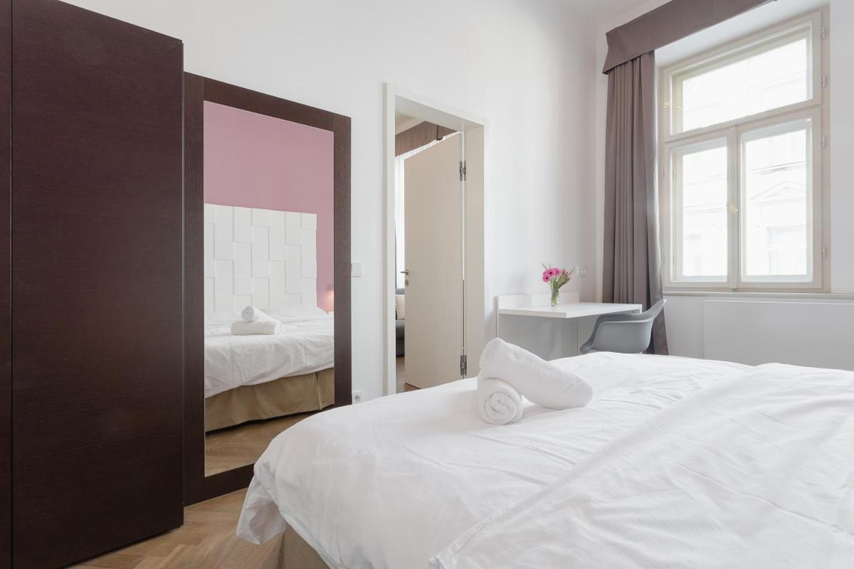 Modern Apartments Close To River Prag Exterior foto